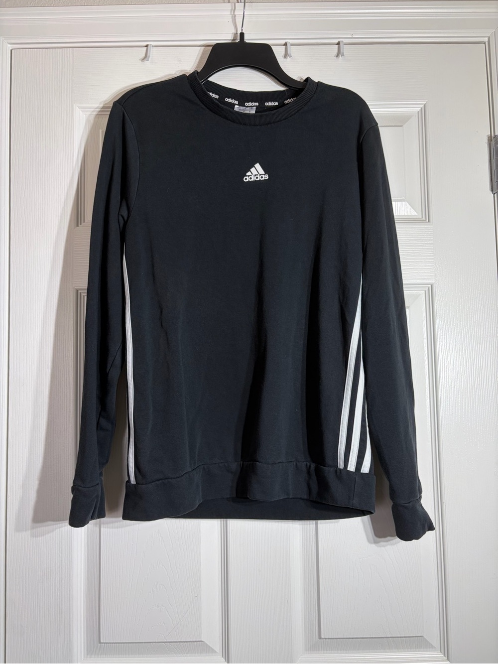 adidas pullover Sweatshirt Medium Black
